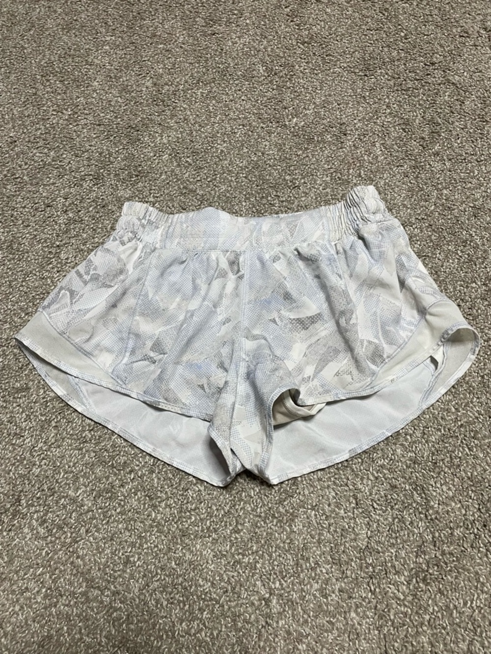 Lululemon Hotty Hot Shorts Women’s Size 6